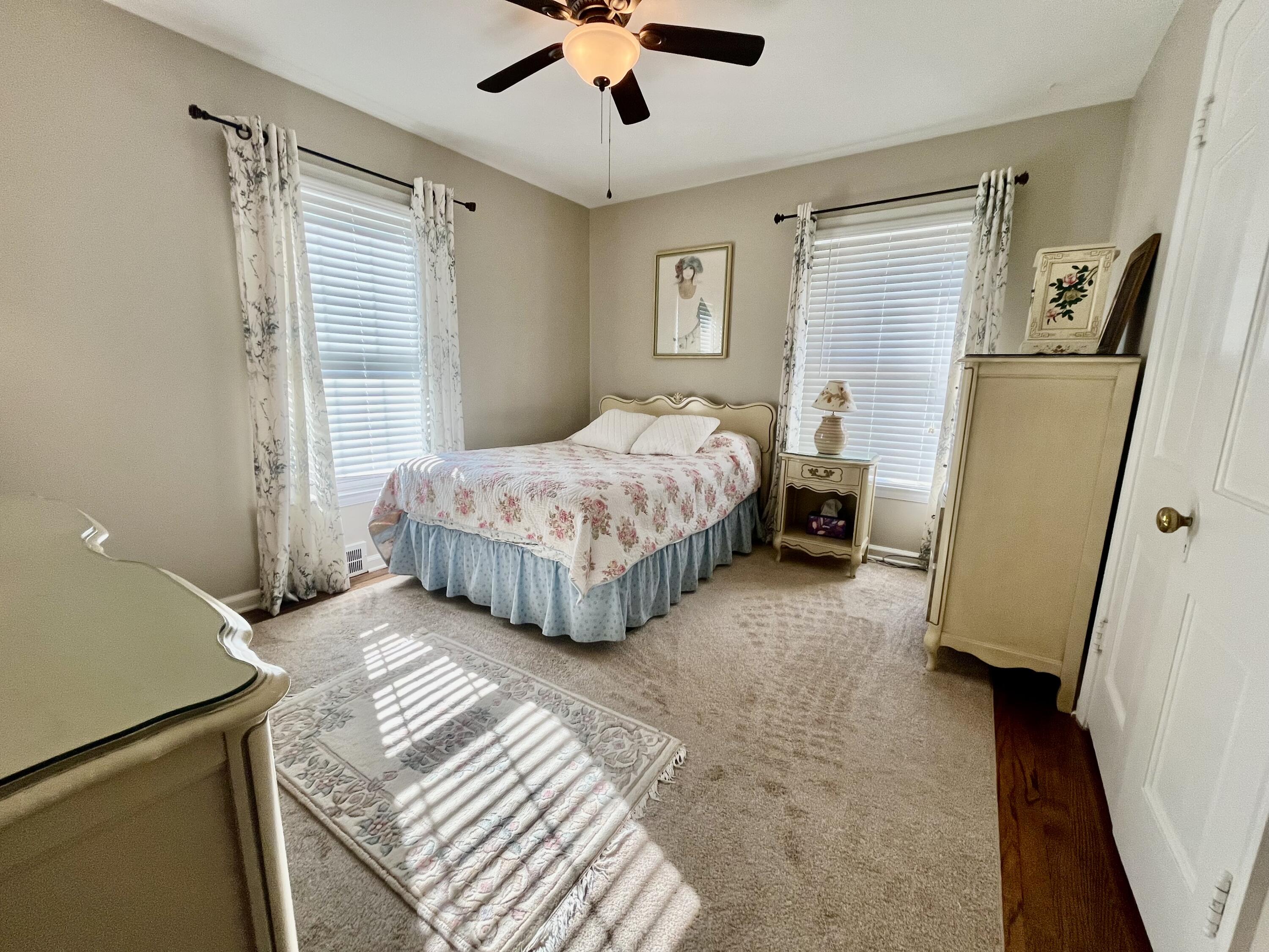 392 Neff Road Grosse Pointe, MI 48230 - Photo 15 of 42 Bedroom