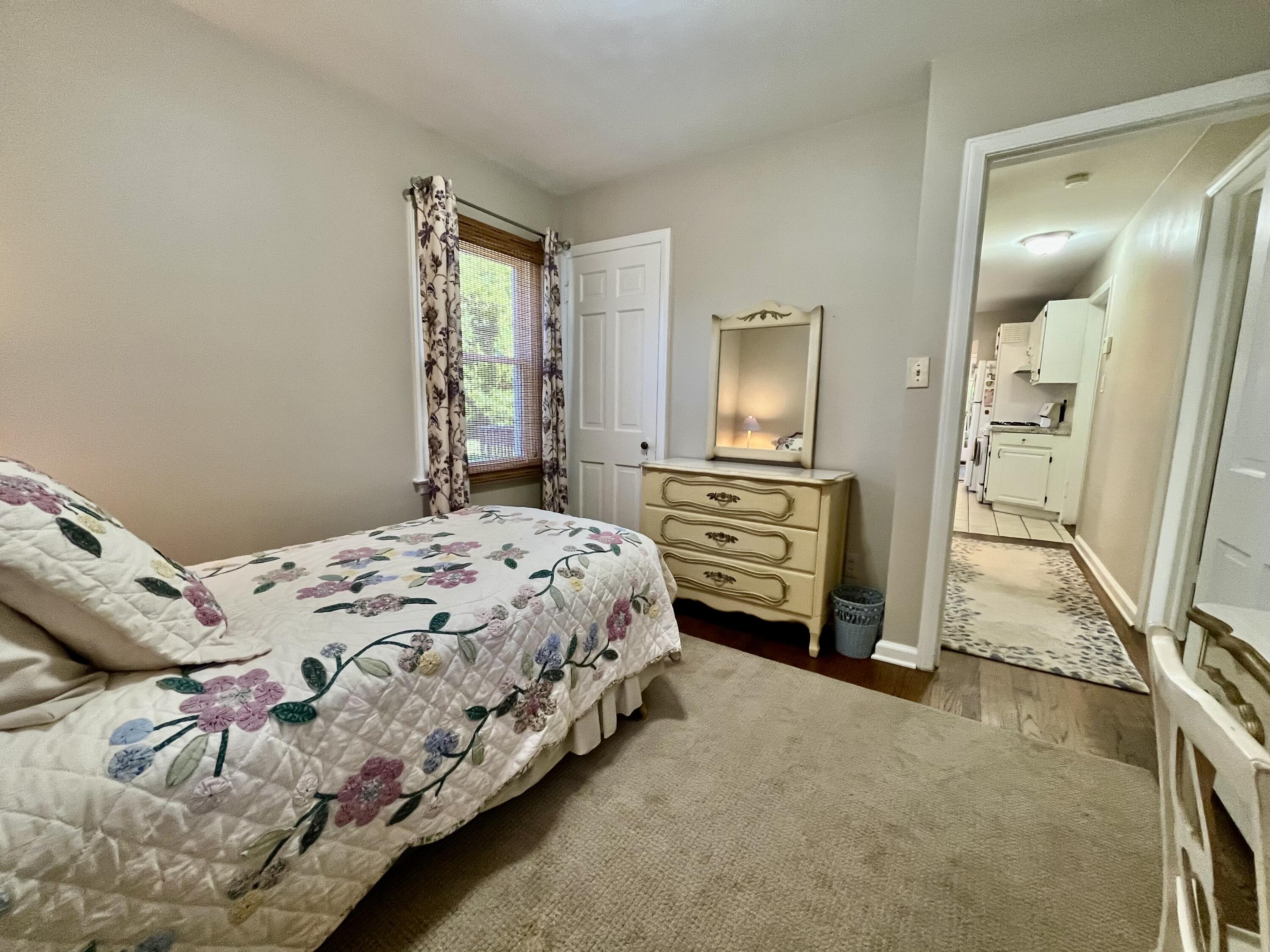 392 Neff Road Grosse Pointe, MI 48230 - Photo 18 of 42 2nd bedroom