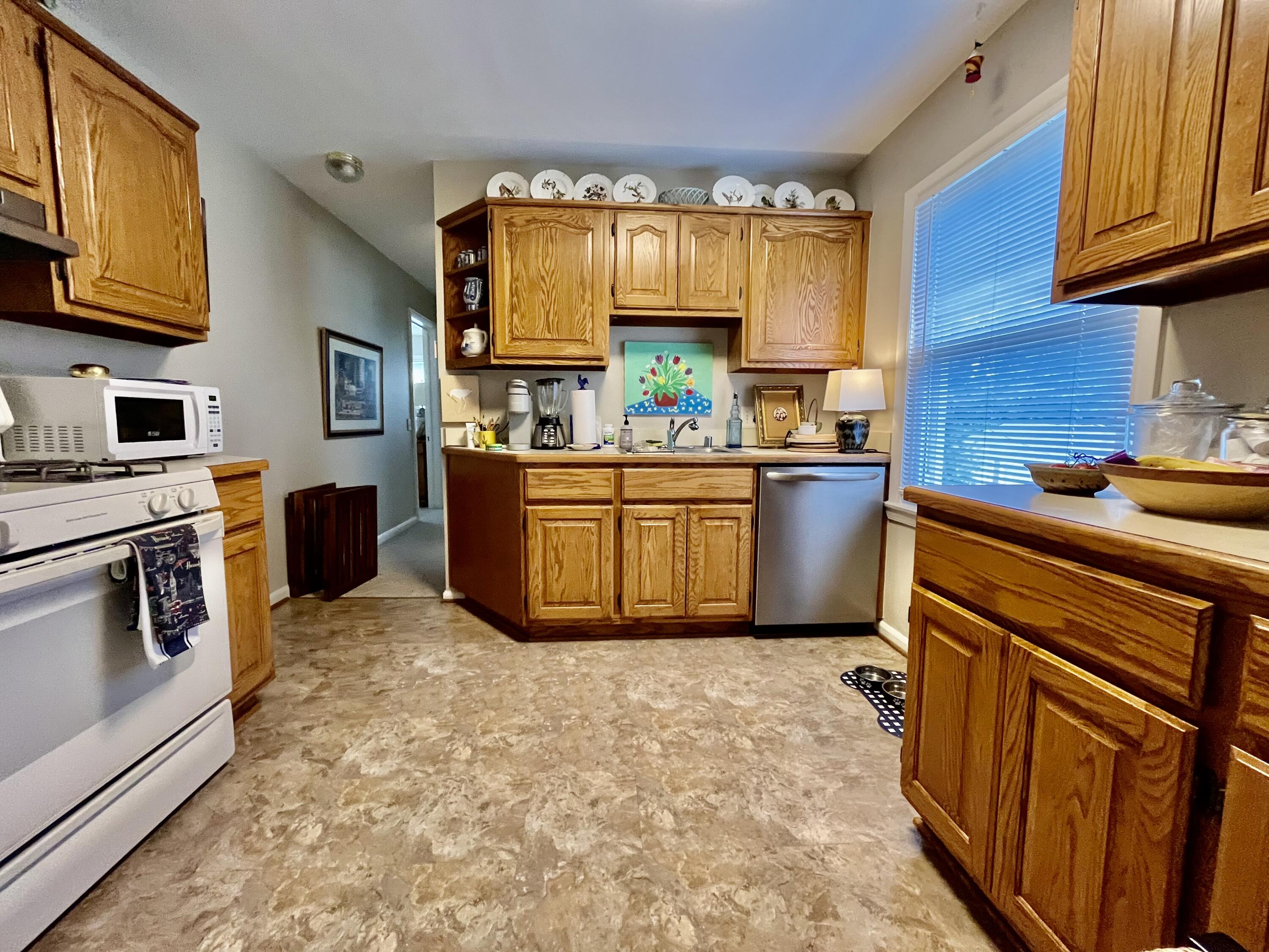 392 Neff Road Grosse Pointe, MI 48230 - Photo 29 of 42 Upper kitchen
