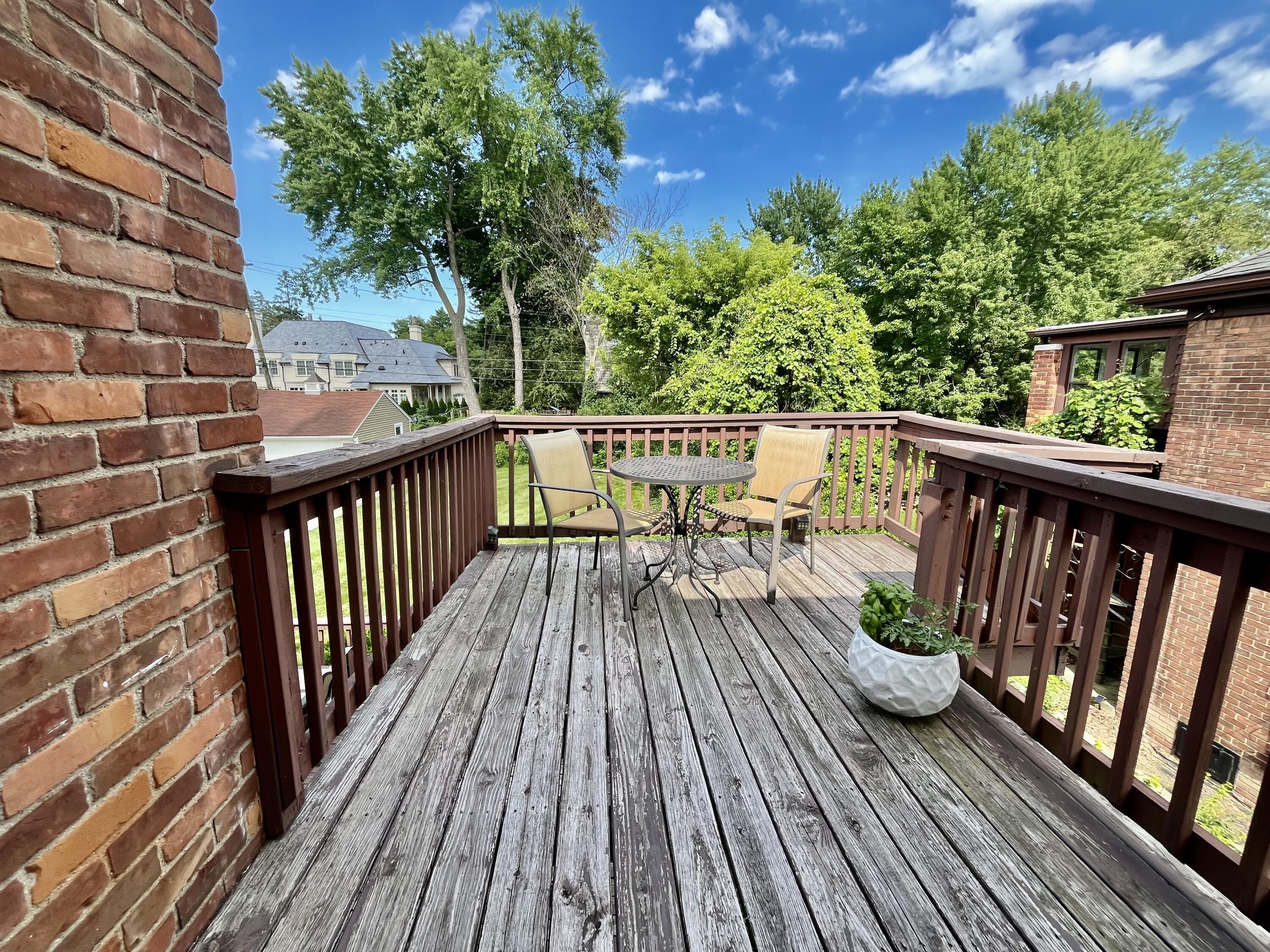 392 Neff Road Grosse Pointe, MI 48230 - Photo 35 of 42 Upper level deck