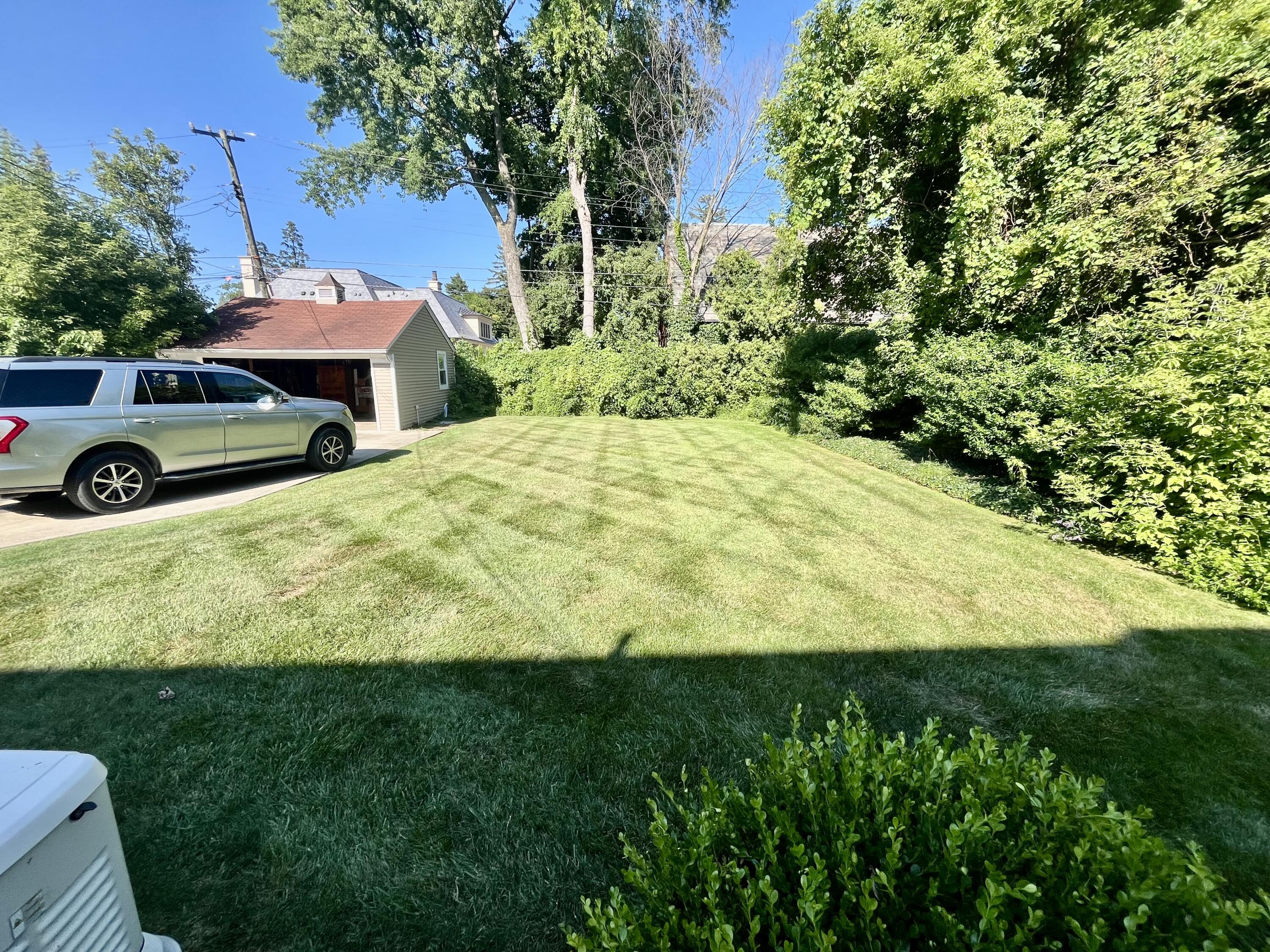 392 Neff Road Grosse Pointe, MI 48230 - Photo 38 of 42 Back yard