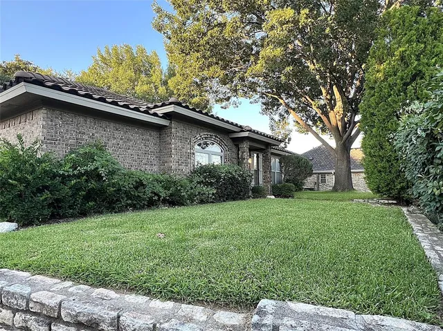 $2,695 | 3109 Shenandoah Drive, Bedford, TX 76021