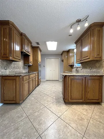 $2,695 | 3109 Shenandoah Drive, Bedford, TX 76021