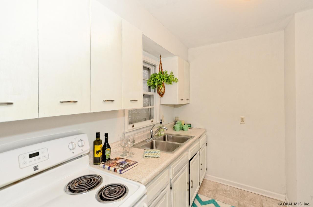 16 Wellington Road Bethlehem, NY 12054 - Photo 6 of 15 Photo 6
