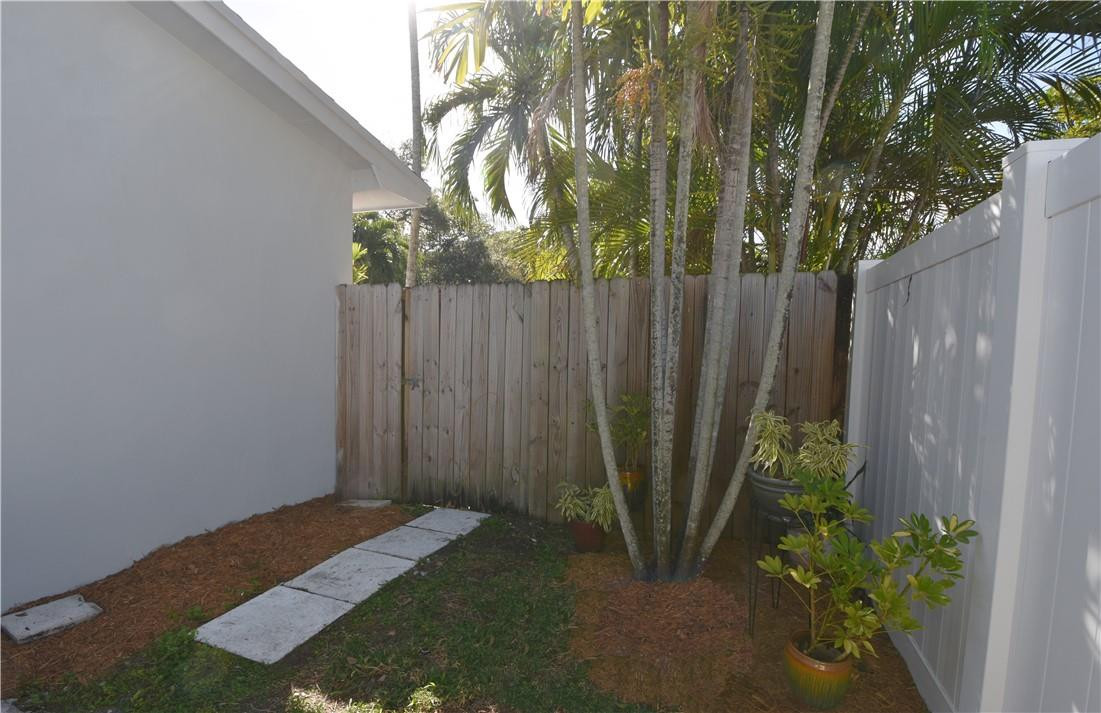 2123 North Park Road Hollywood, FL 33021 - Photo 38 of 46 Photo 38