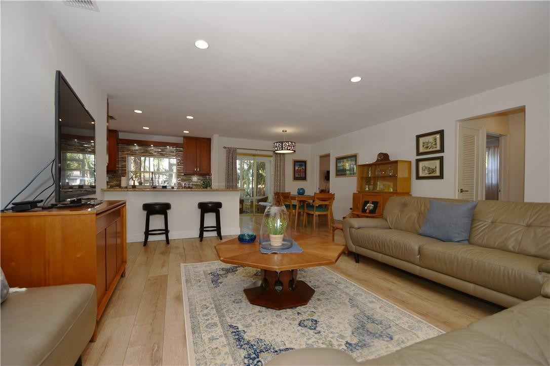 2123 North Park Road Hollywood, FL 33021 - Photo 5 of 46 Photo 5