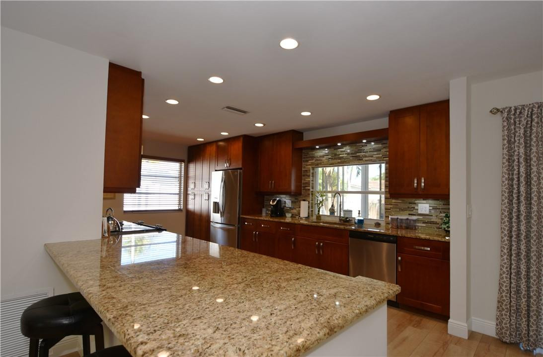2123 North Park Road Hollywood, FL 33021 - Photo 8 of 46 Photo 8