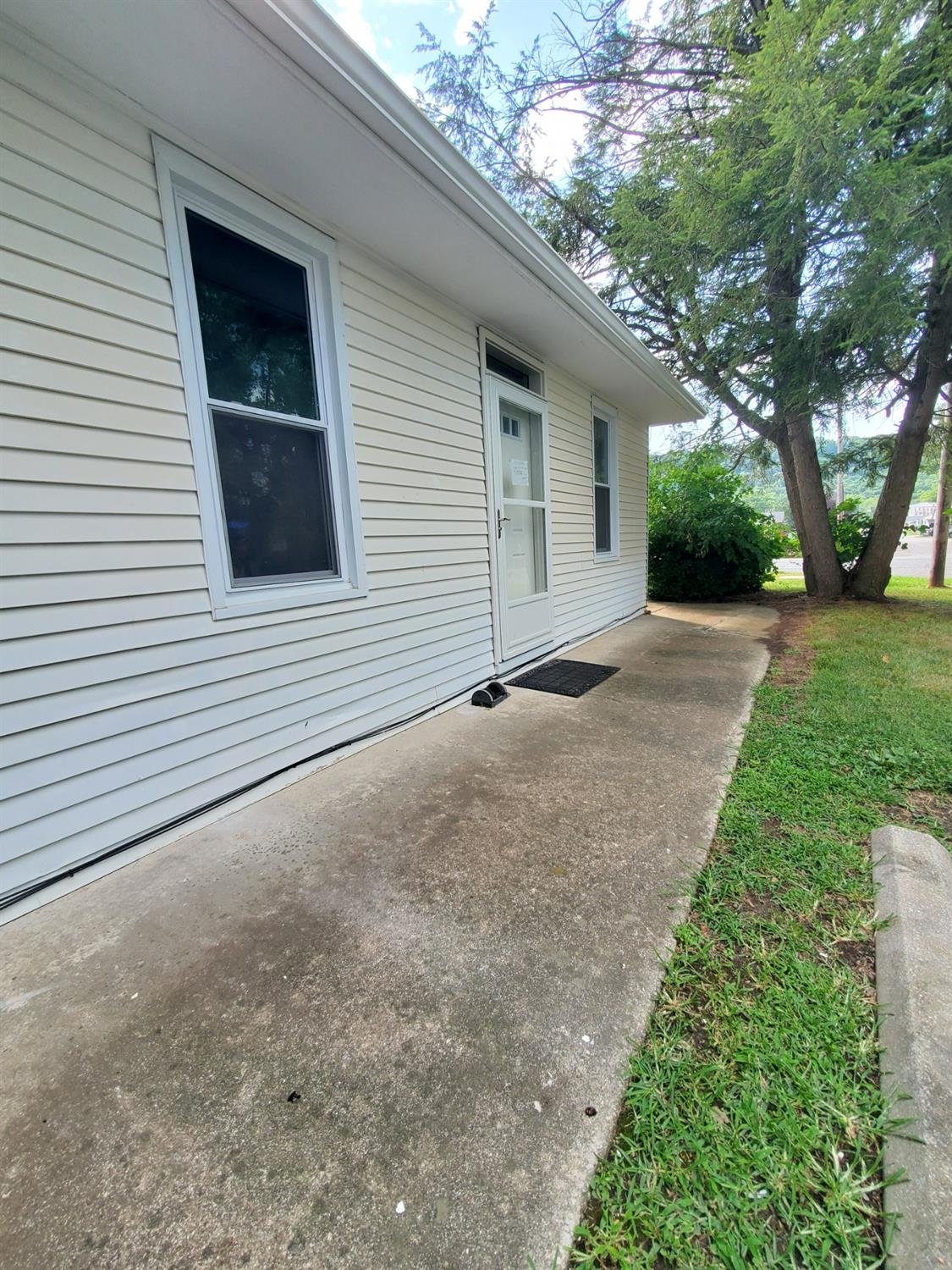 205 Arch Street Vevay, IN 47043 - Photo 2 of 34