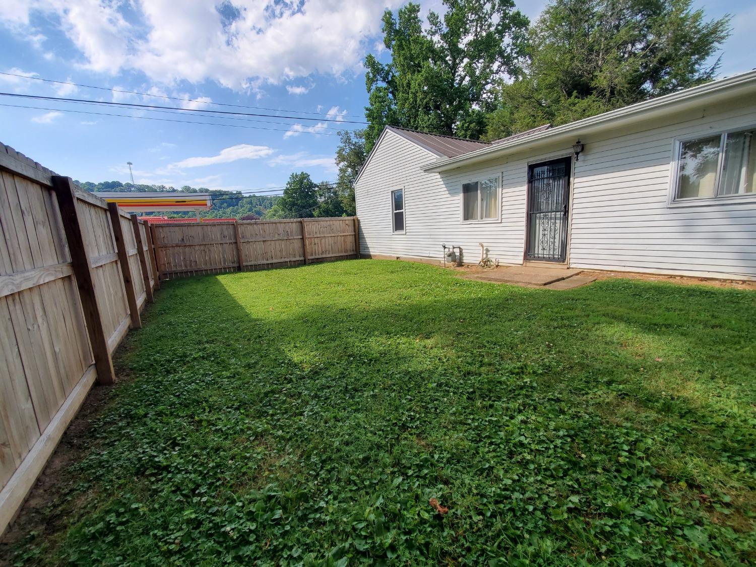205 Arch Street Vevay, IN 47043 - Photo 8 of 34