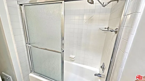 $9,500 | 132 South La Peer Drive, Beverly Hills, CA 90211