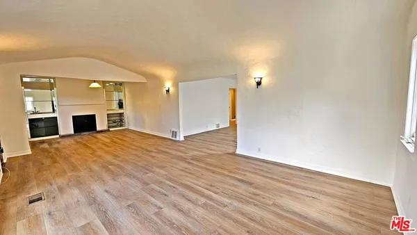 $9,500 | 132 South La Peer Drive, Beverly Hills, CA 90211