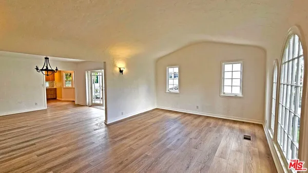 $9,500 | 132 South La Peer Drive, Beverly Hills, CA 90211