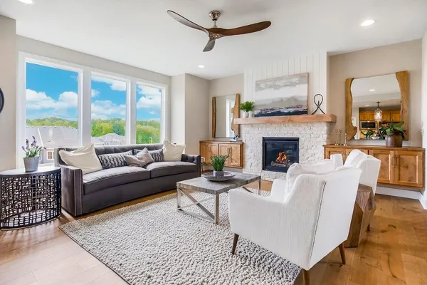 $705,668 | 17828 Rainbow Boulevard, Overland Park, KS 66085