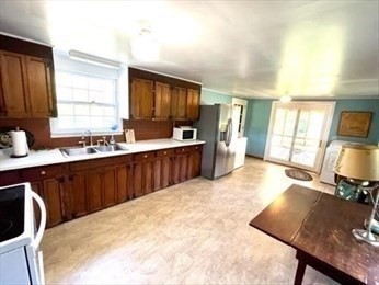 34 Wapping Road, Unit 1 Kingston, MA 02364 - Photo 5 of 23