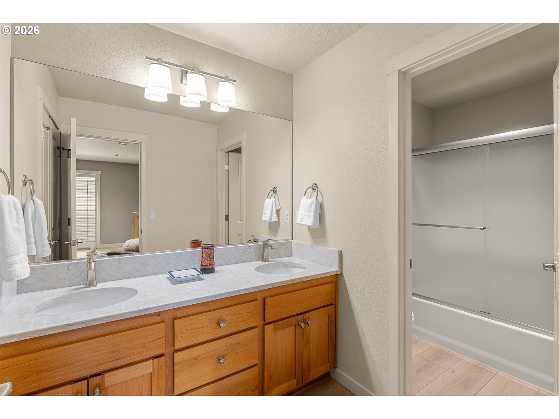 8914 Southwest Taylors Ferry Road Portland, OR 97223 - Photo 38 of 45