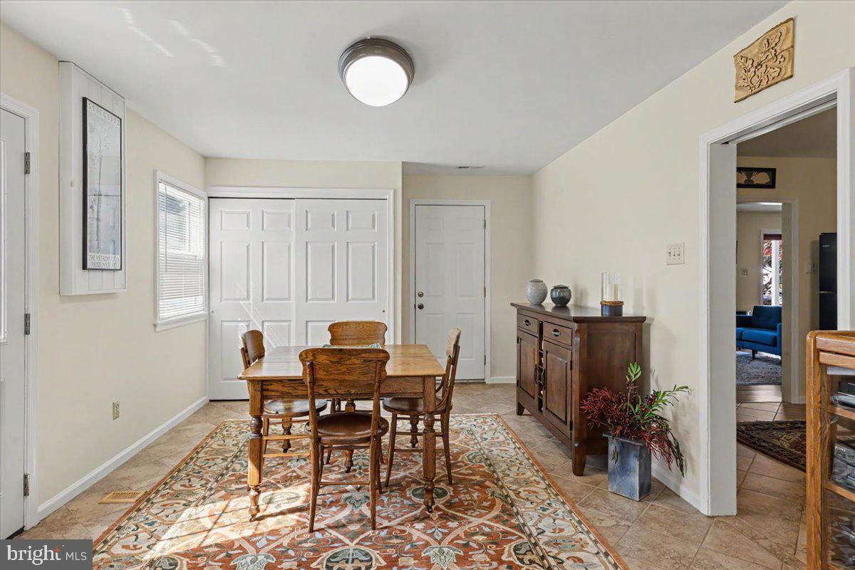 695 Locust Road Warminster, PA 18974 - Photo 14 of 37