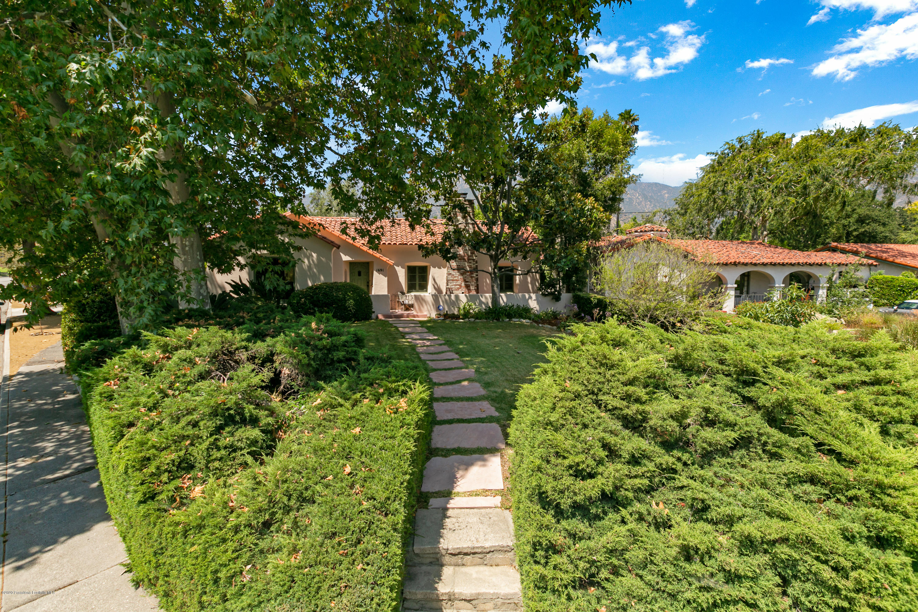1691 Meadowbrook Road Altadena, CA 91001 - Photo 2 of 35 a view of a pathway both side of yard
