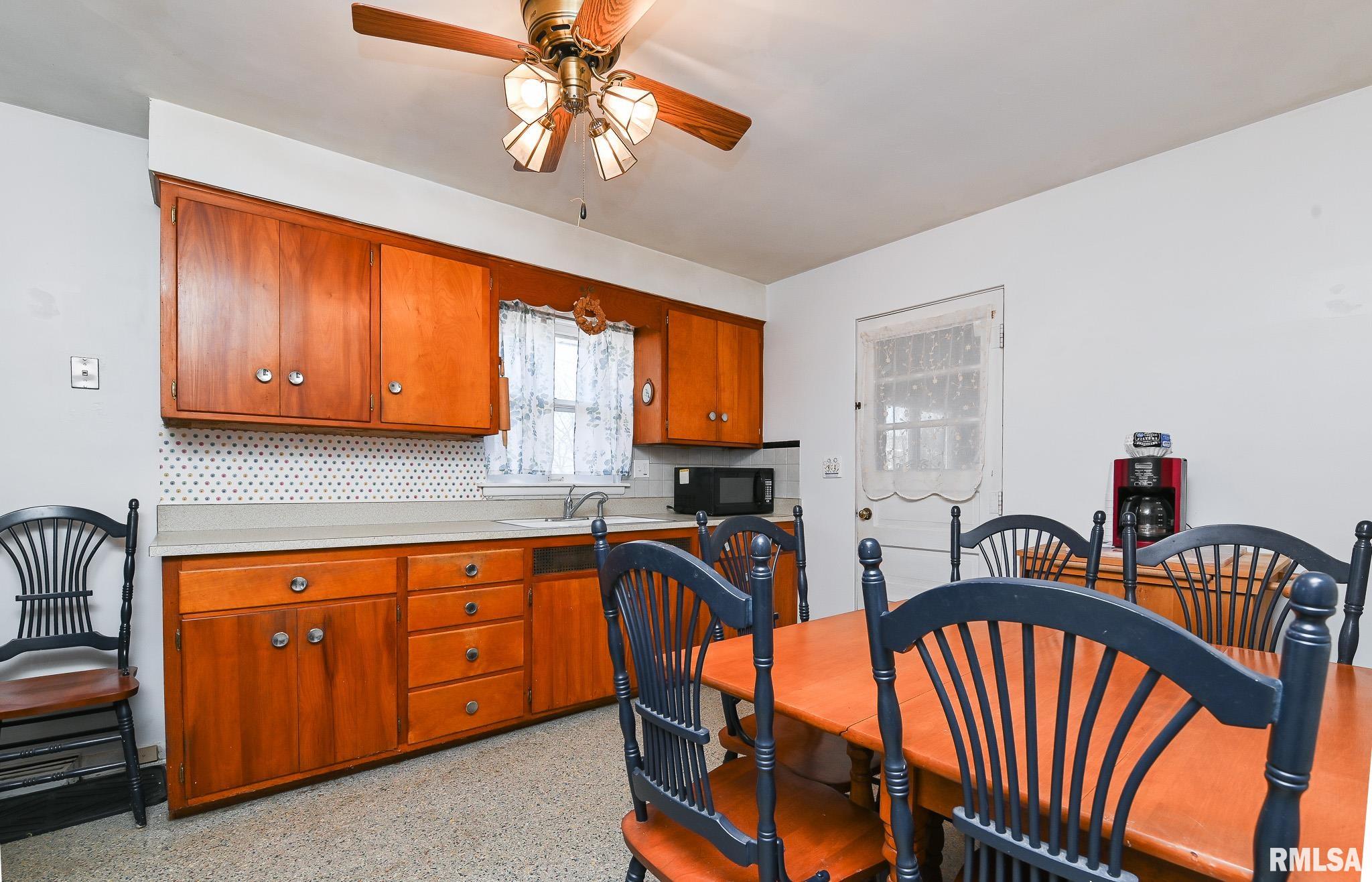 3912 South Paramount Road Bartonville, IL 61607 - Photo 14 of 27 Gallery Image 14