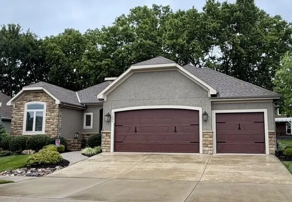 $775,000 | 10604 132nd Place, Overland Park, KS 66213