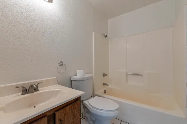 $1,900 | 223 West Harvard Avenue, Gilbert, AZ 85233