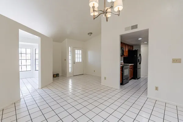 $1,900 | 223 West Harvard Avenue, Gilbert, AZ 85233