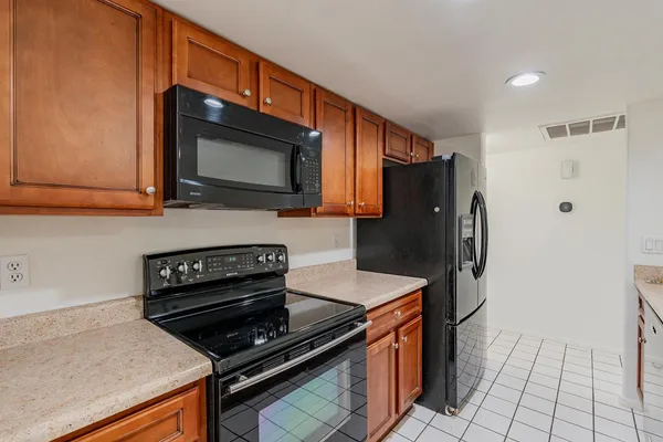 $1,900 | 223 West Harvard Avenue, Gilbert, AZ 85233