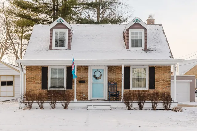 $254,900 | 225 Sabin Street, Sycamore, IL 60178