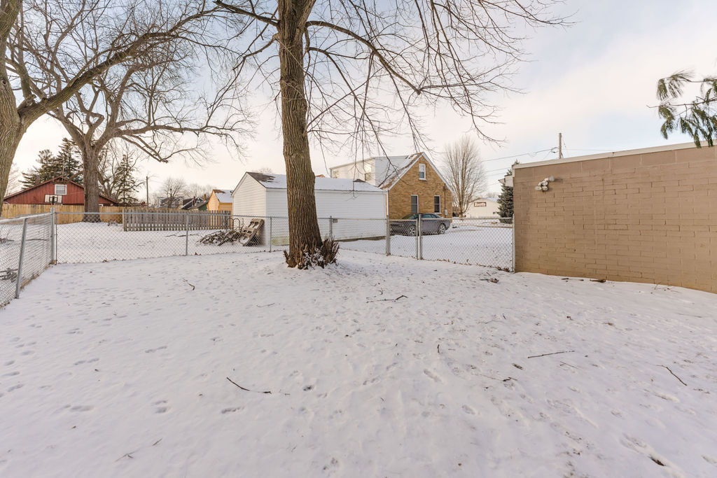225 Sabin Street Sycamore, IL 60178 - Photo 22 of 25