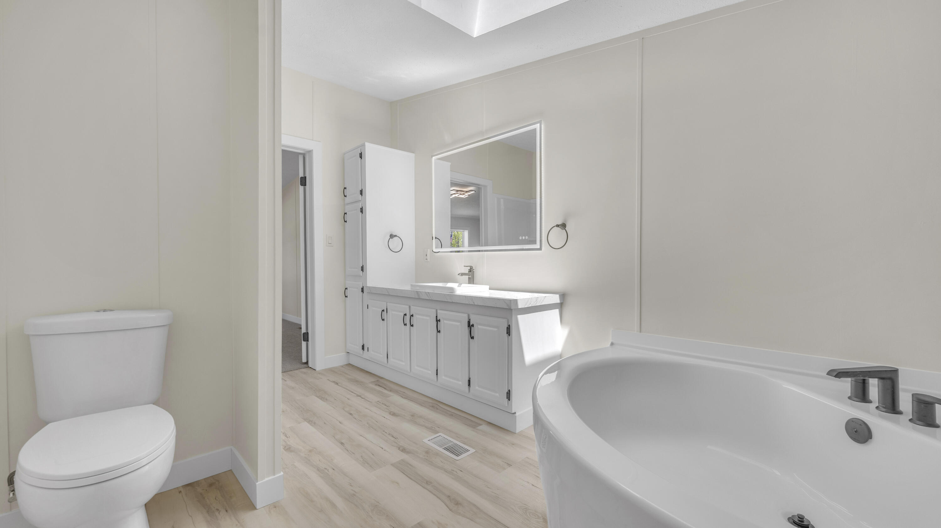 5019 Flagstone Road Sheboygan, WI 53083 - Photo 22 of 48 PRIMARY BATHROOM