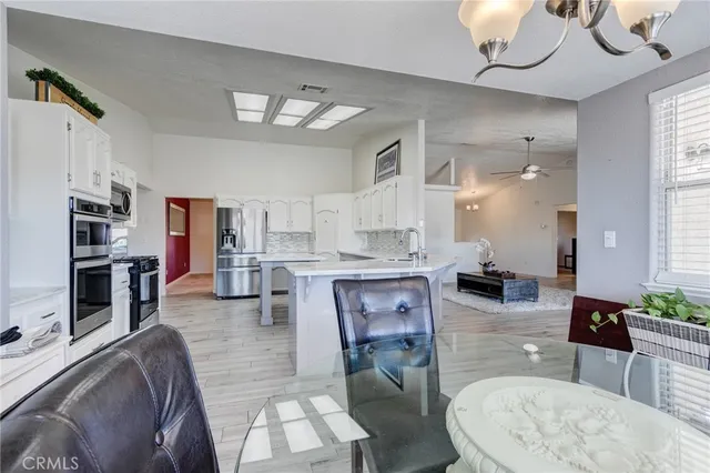 $670,000 | 19783 Lara Lane, Apple Valley, CA 92308