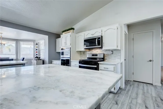 $670,000 | 19783 Lara Lane, Apple Valley, CA 92308