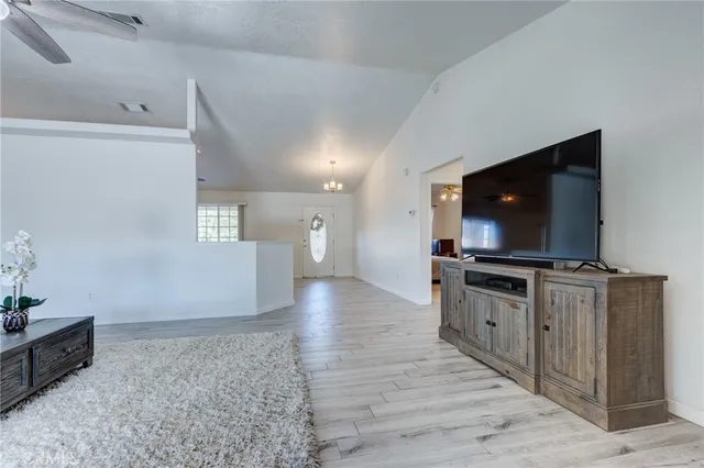 $670,000 | 19783 Lara Lane, Apple Valley, CA 92308