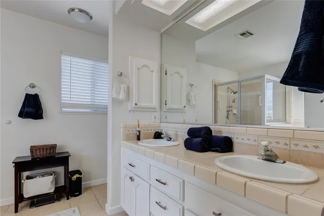 $670,000 | 19783 Lara Lane, Apple Valley, CA 92308