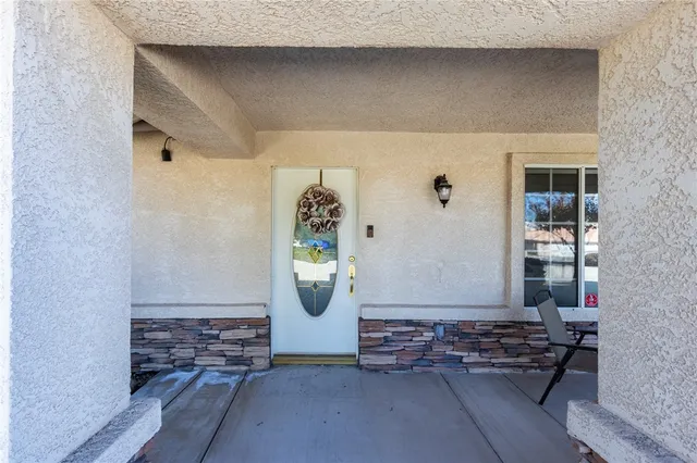$670,000 | 19783 Lara Lane, Apple Valley, CA 92308