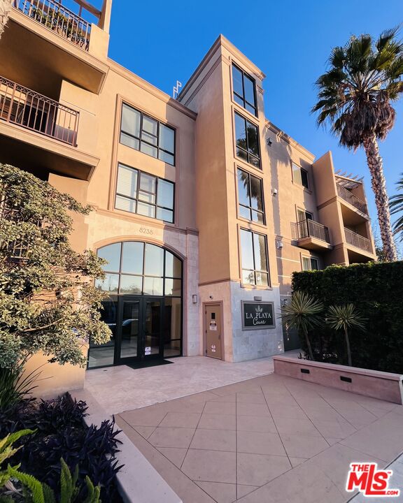 8238 West Manchester Avenue, Unit 103 Playa del Rey, CA 90293 - Photo 1 of 32