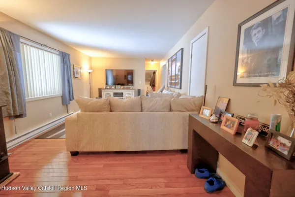 a view of entryway with a front door