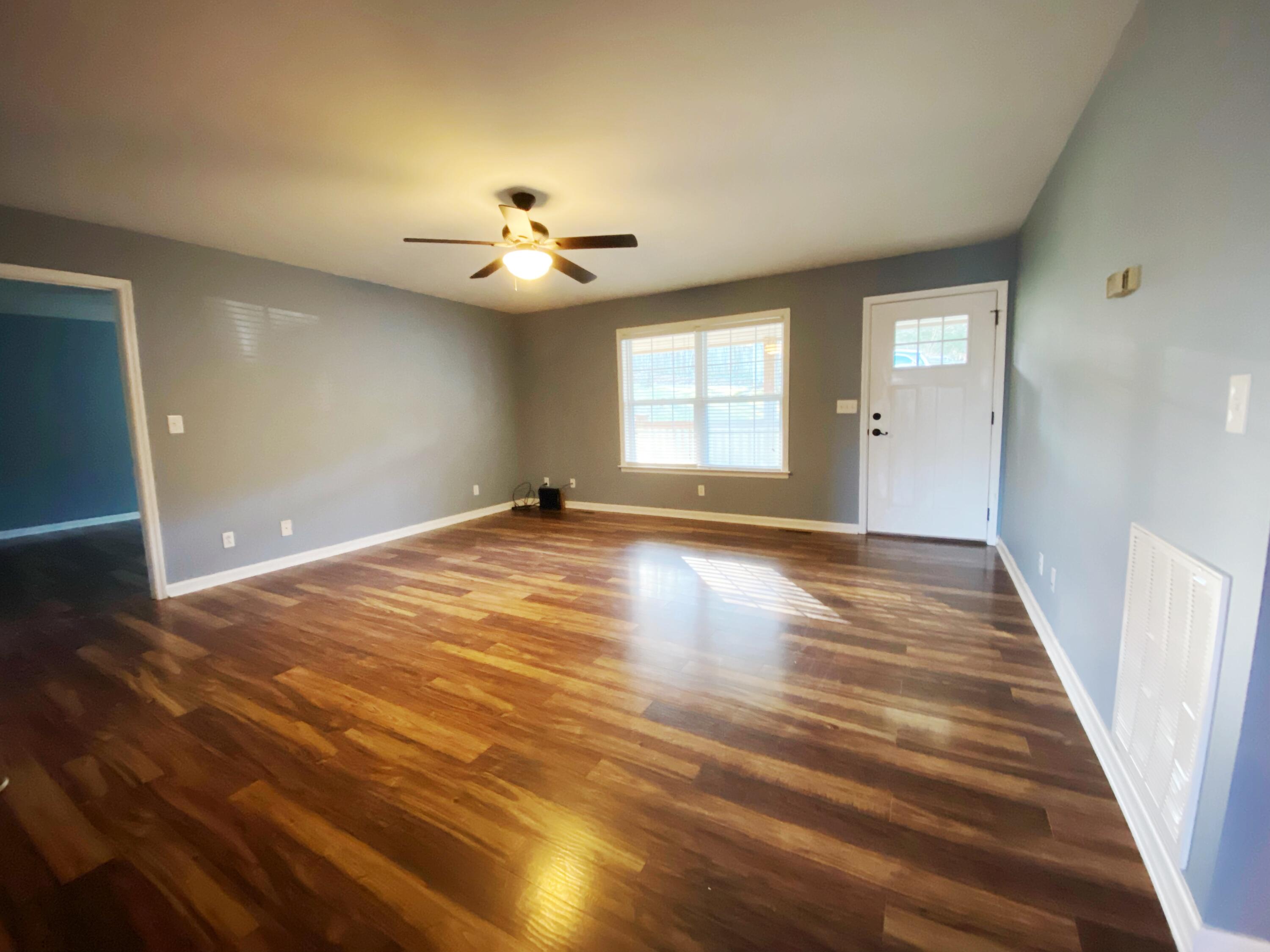 75 Dogwood Circle Rock Spring, GA 30739 - Photo 5 of 20 living room