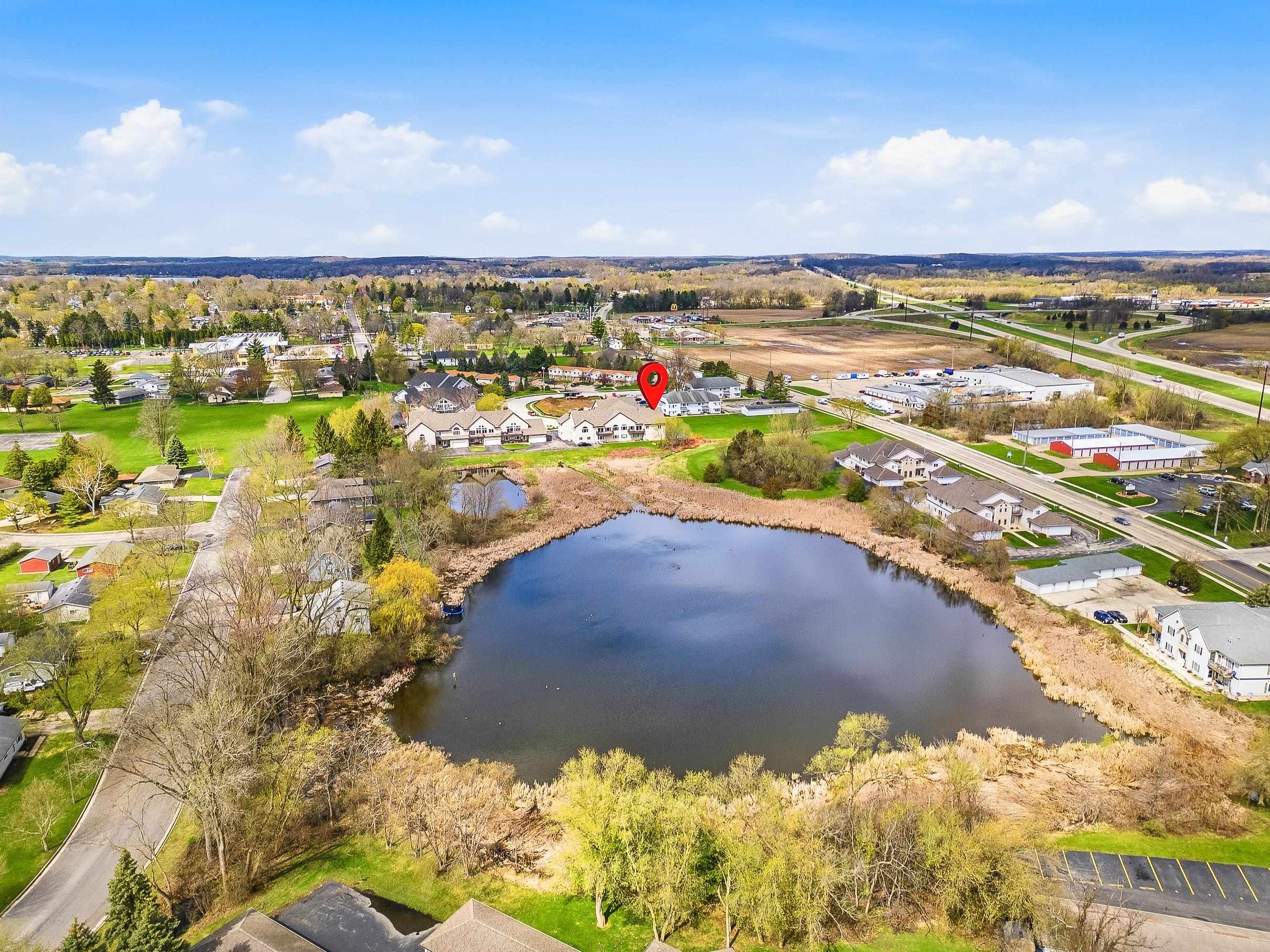 730 Cherokee Path Lake Mills, WI 53551 - Photo 4 of 33