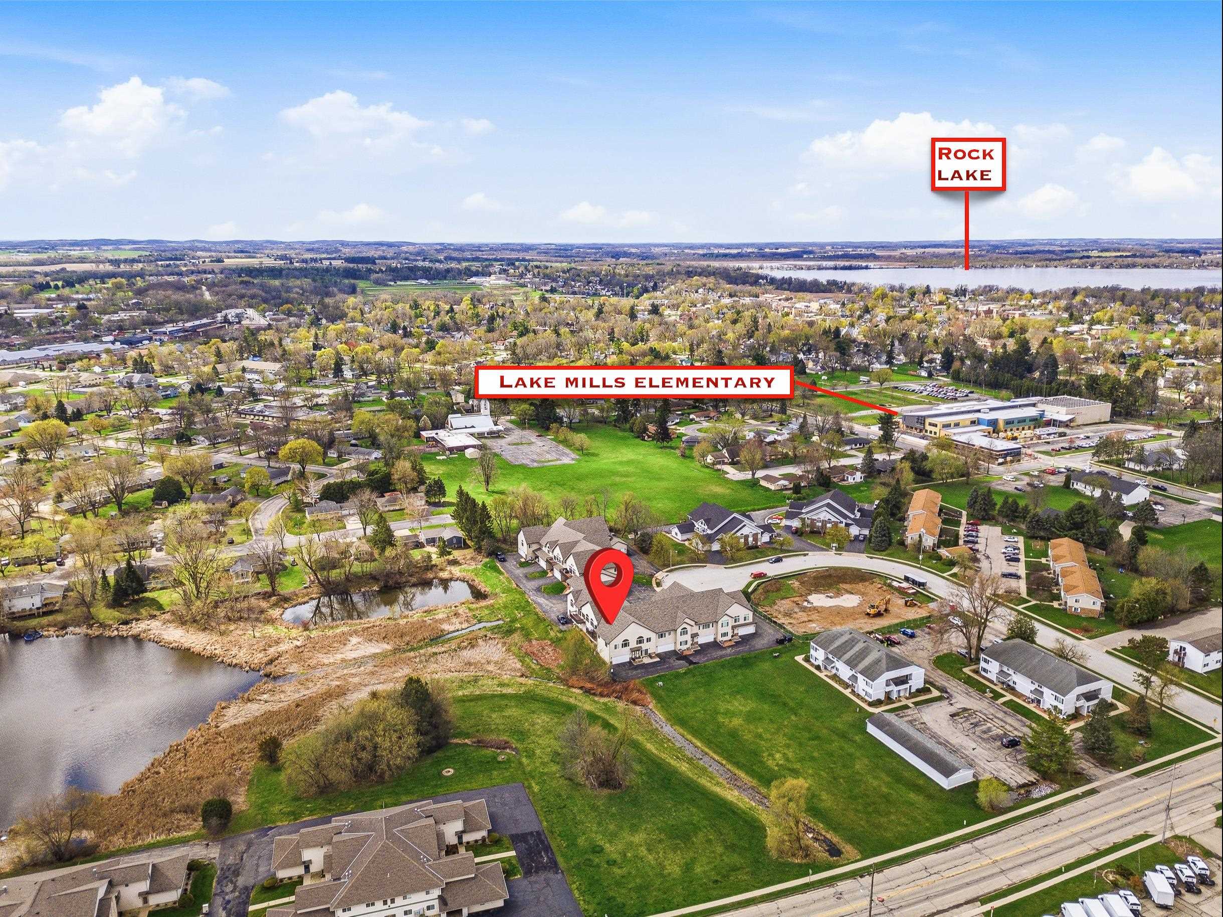 730 Cherokee Path Lake Mills, WI 53551 - Photo 5 of 33