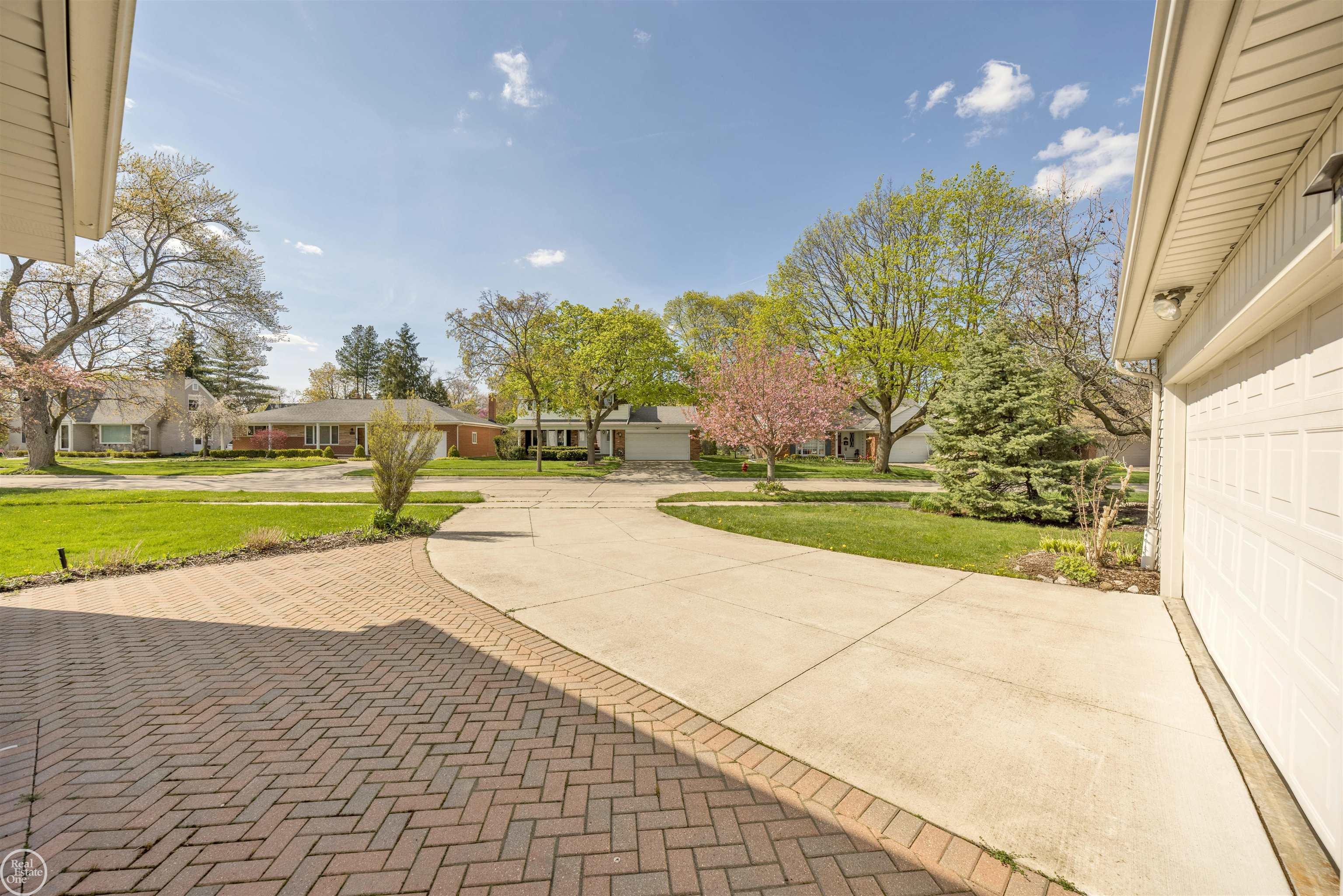 4132 Amherst Road Royal Oak, MI 48073 - Photo 9 of 49 50143663-723f2cab-8b05-4c13-9e36-6c38570bb5e2.JPG