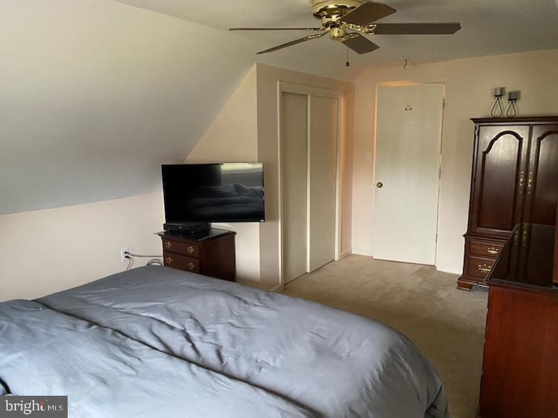17 Candytuft Road Levittown, PA 19057 - Photo 13 of 21