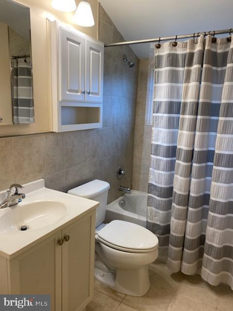 17 Candytuft Road Levittown, PA 19057 - Photo 10 of 21