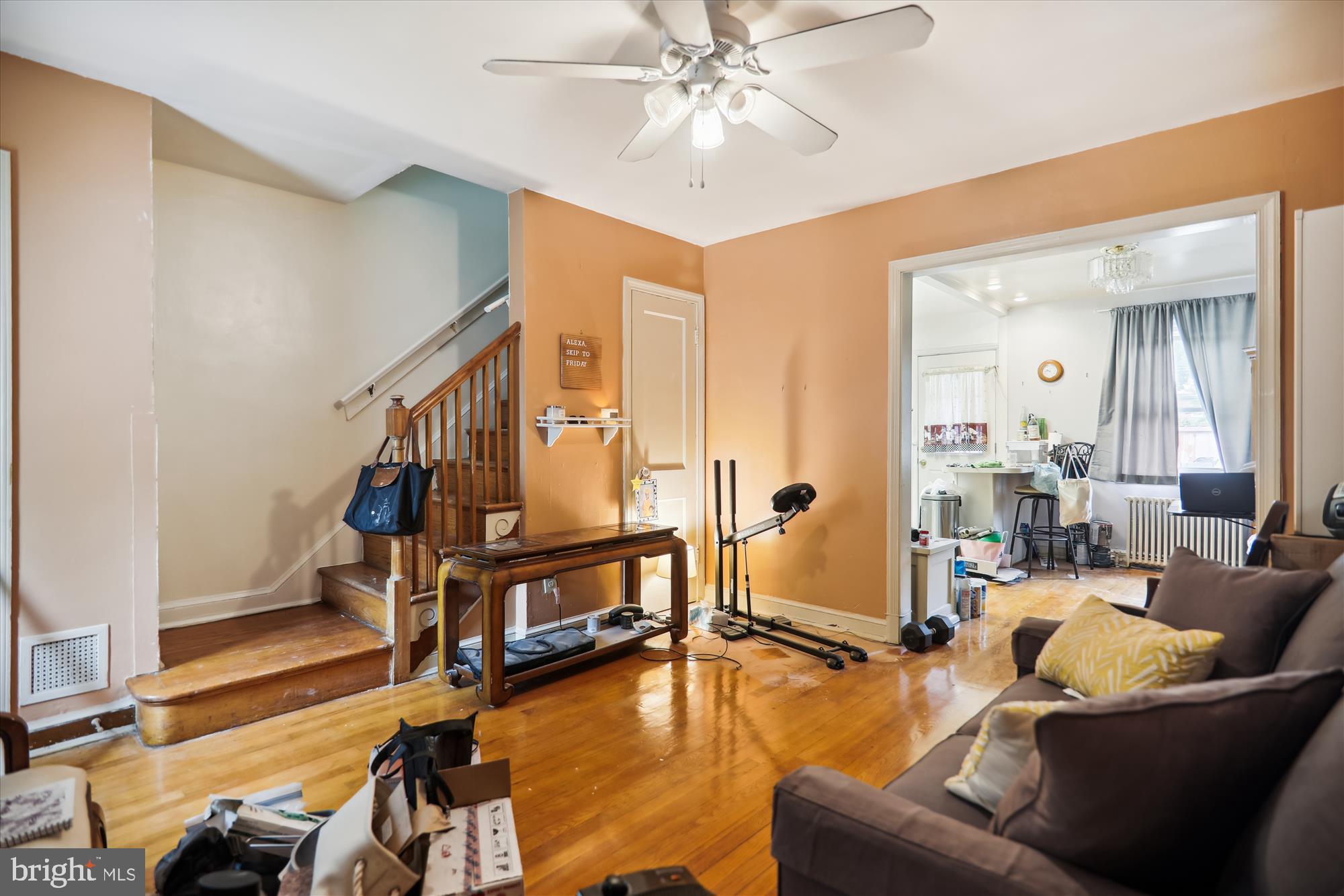 427 20th Street Northeast Washington, DC 20002 - Photo 4 of 27 Living Room