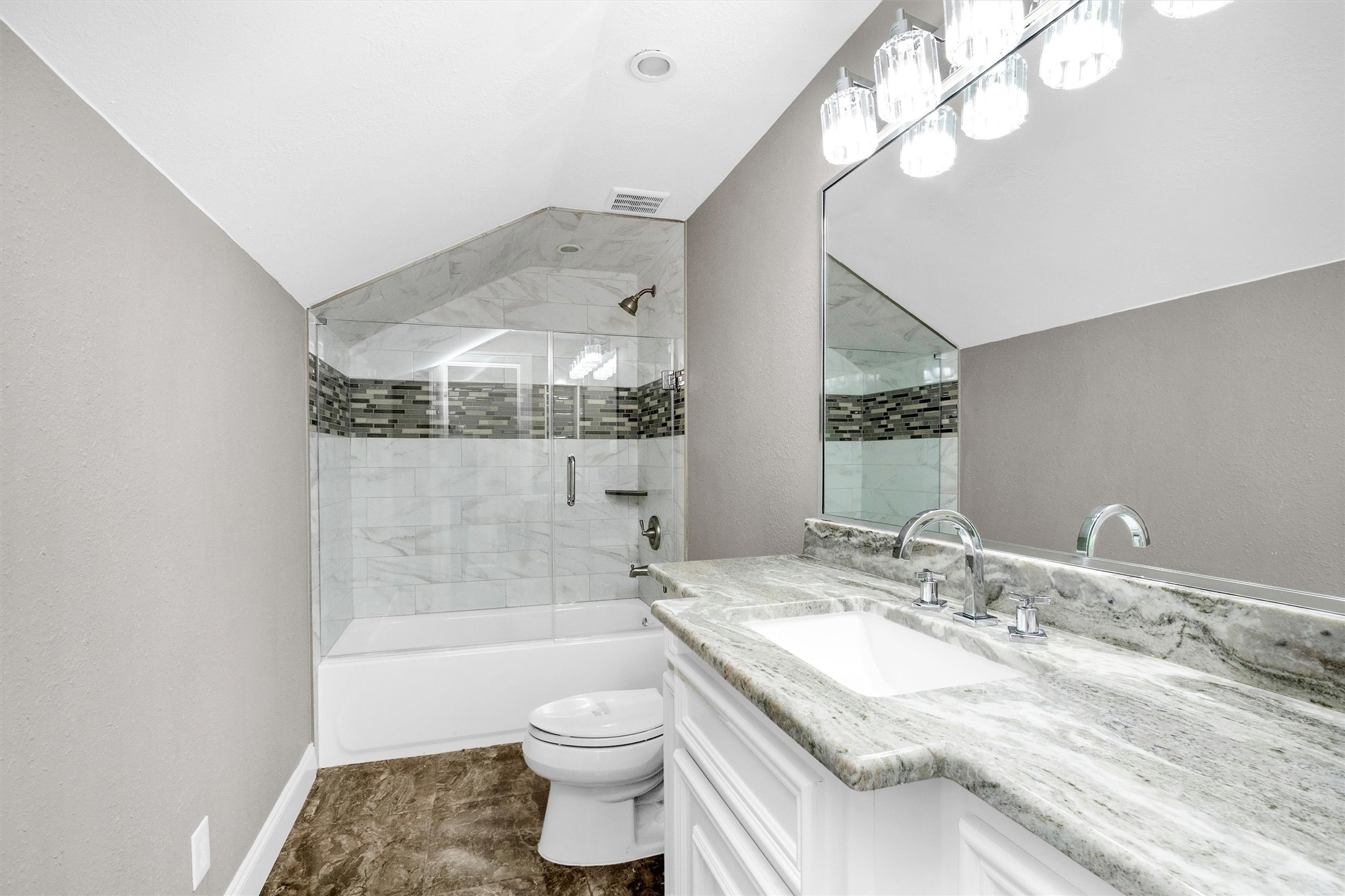 10887 Decatur Street Willis, TX 77318 - Photo 43 of 50 Full bath conveniently located within the gameroom, making it easy to host, entertain or use the space as a private upstairs retreat without ever heading downstairs.