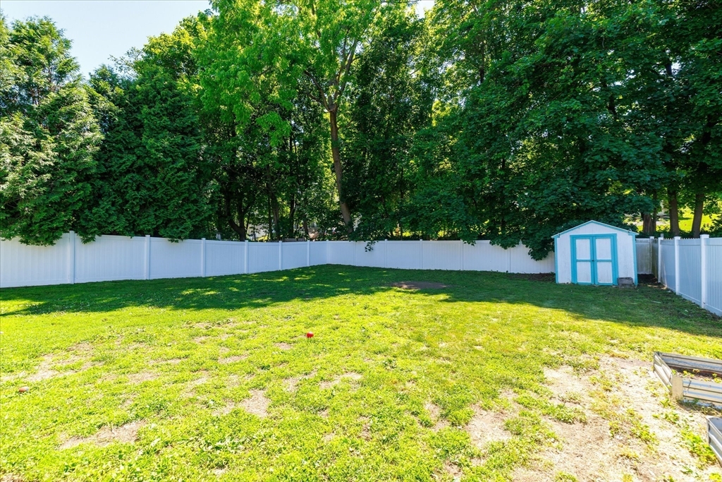 18 Healy Road Worcester, MA 01603 - Photo 16 of 20