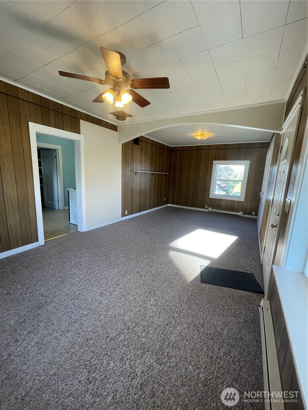 1052 Ballentine Street Raymond, WA 98577 - Photo 5 of 14 a view of entryway
