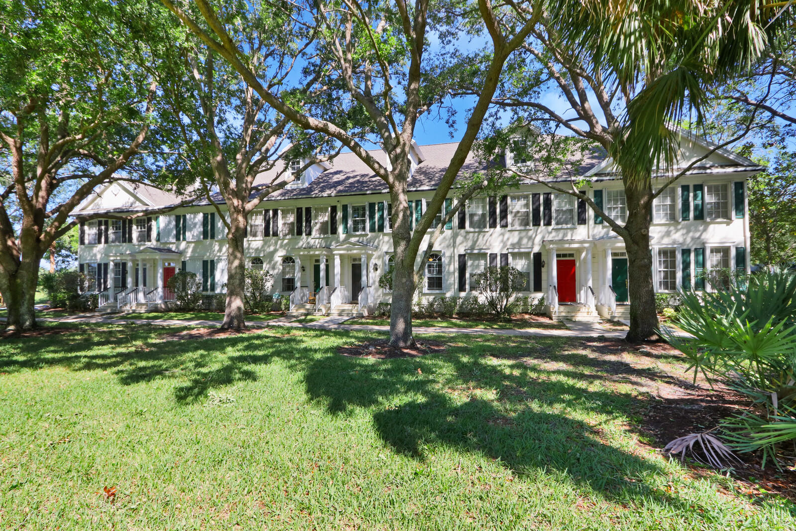 208 Murray Court Jupiter, FL 33458 - Photo 2 of 33 02_Image_2_mls