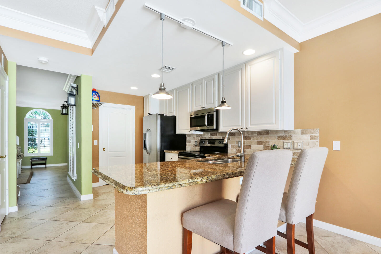 208 Murray Court Jupiter, FL 33458 - Photo 4 of 33 13_Image_13_mls