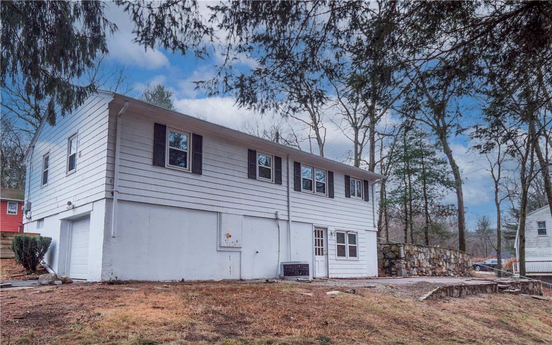 15 Ursula Road Smithfield, RI 02917 - Photo 4 of 32 Gallery Image 4