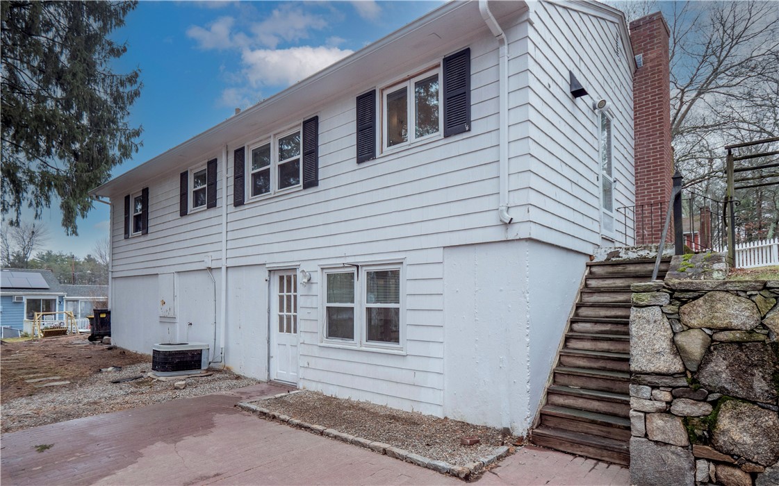 15 Ursula Road Smithfield, RI 02917 - Photo 5 of 32 Gallery Image 5